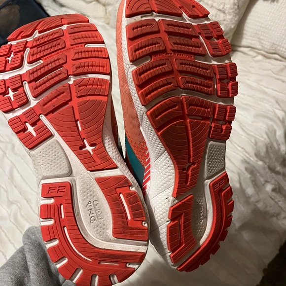 Brooks Adrenaline Running Shoes - Picture 3 of 4